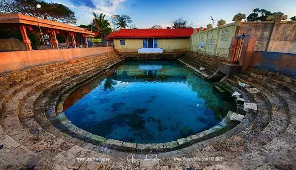 Keerimalai Natural Springs 2