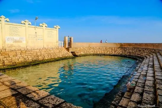 Keerimalai Natural Springs 4